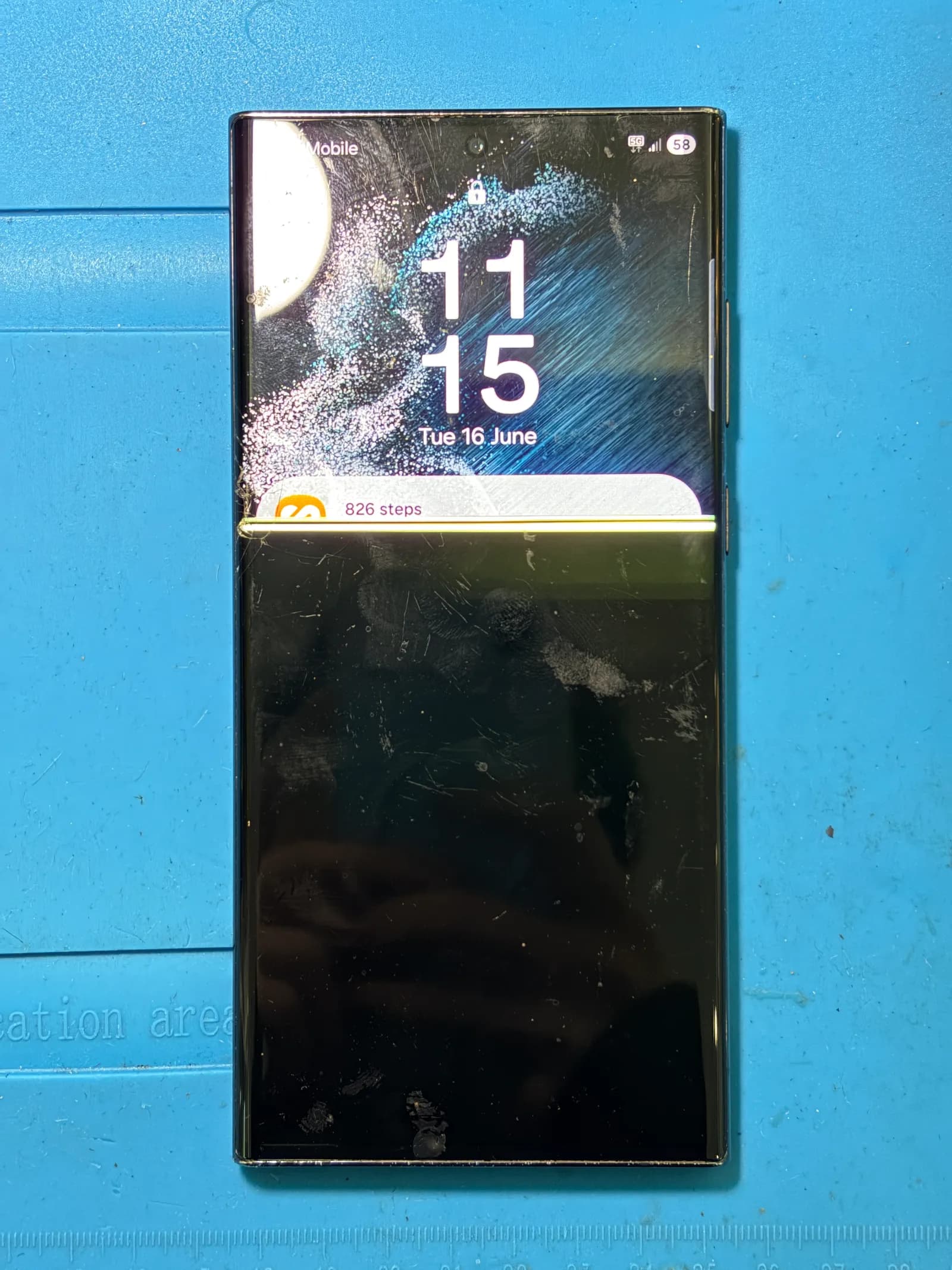 Samsung Galaxy S22 Ultra screen replacement before and after - before